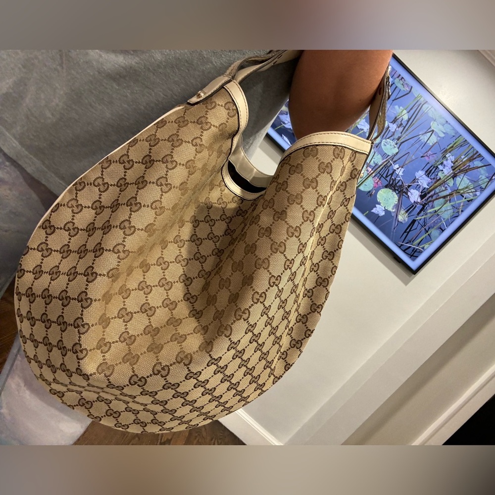 Authentic Gucci sack bag
